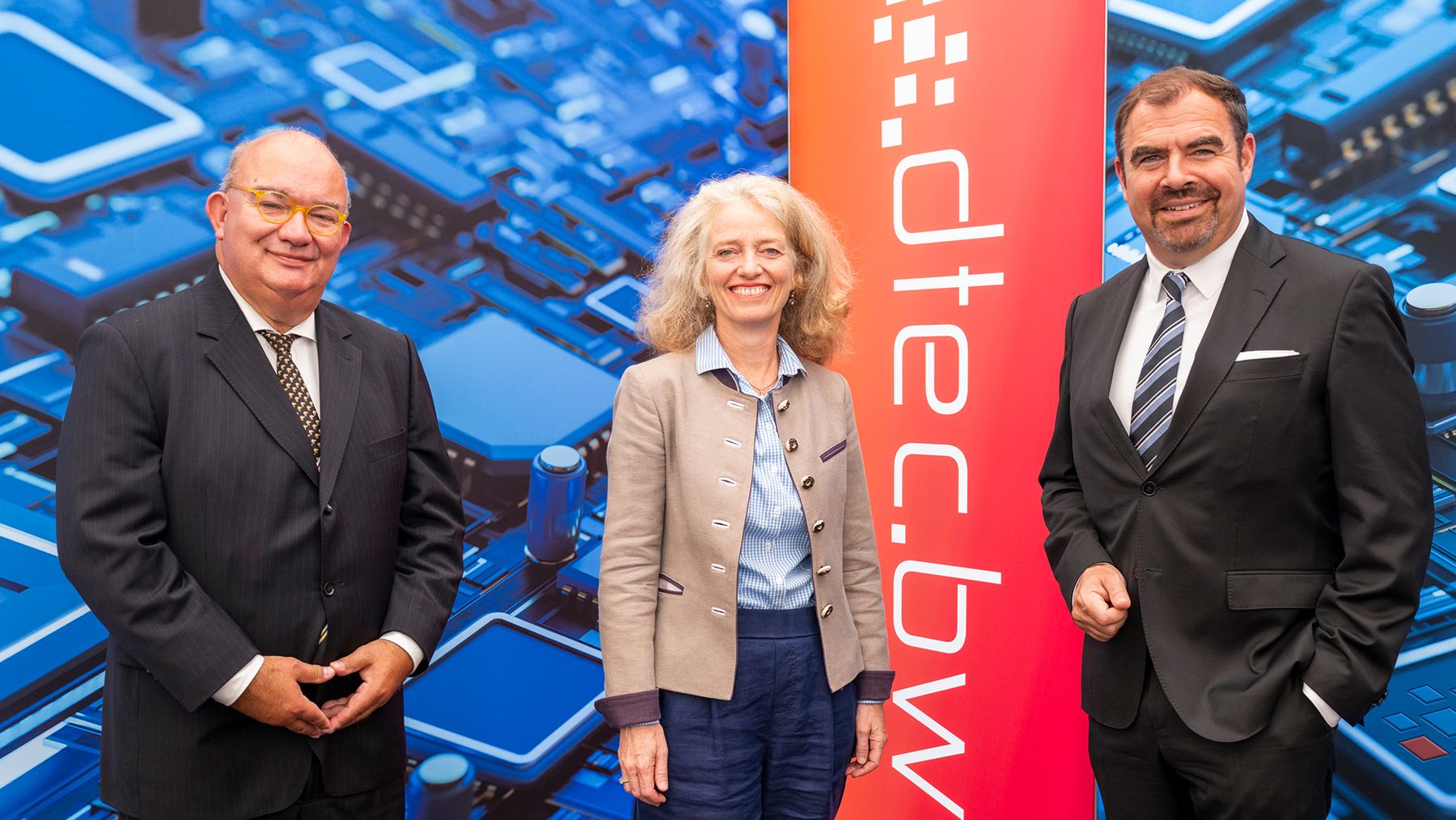 Die Präsidenten der beiden UniBw mit Staatsminister F. Hahn